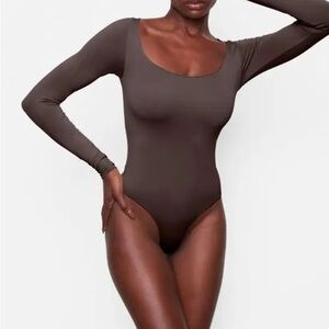 Sold!!Skims Elegant Cocoa Long Sleeve Bodysuit:8M